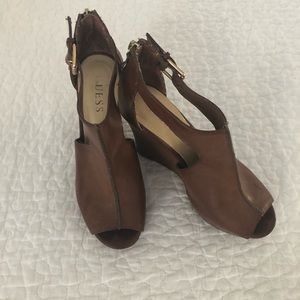 Guess weather leather Brown Peep toe Platforms